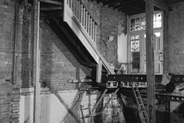 Glenmore interior staircase black white 900